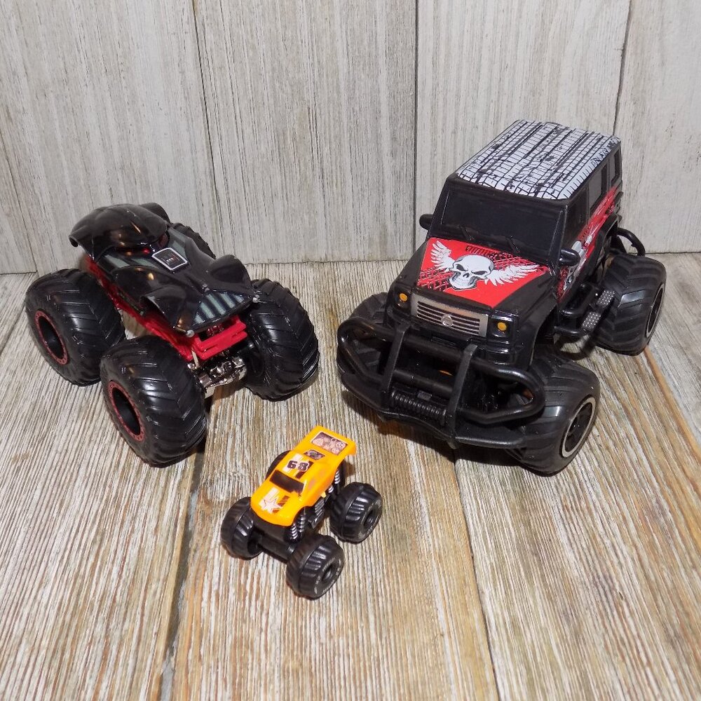 TOY TRUCKS BIG WHEEL DIRT TRUCKS CAKE TOPPER *Y